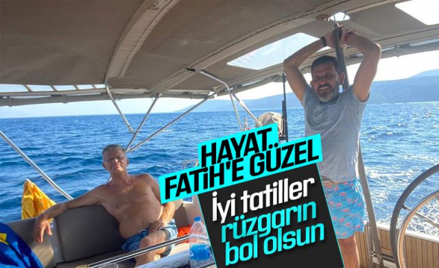 Fatih Portakal yaz tatilini teknesinde geçiriyor