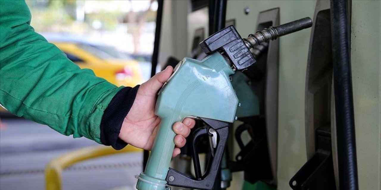 Petrol yükseliyor, akaryakıt fiyatları rekora koşuyor! Benzin ve motorine zam var mı? 16 Eylül Cumartesi akaryakıt fiyatları