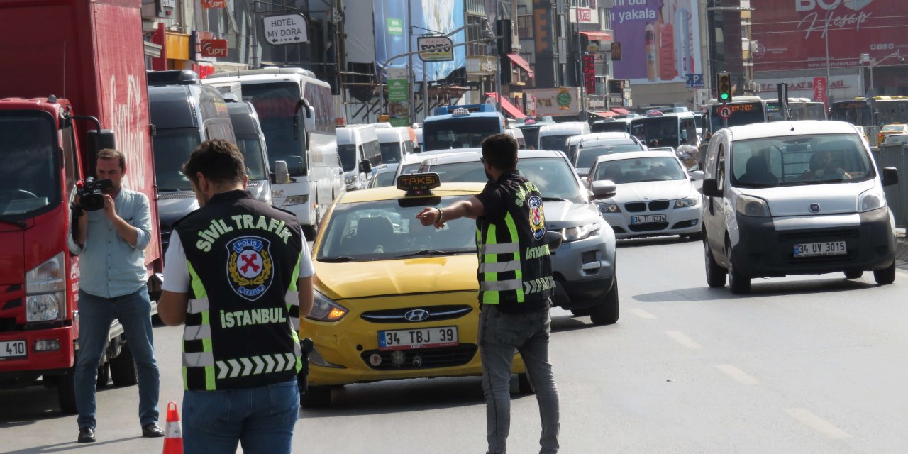 Kadiköy’de Taksicilere Para Cezası Kesildi