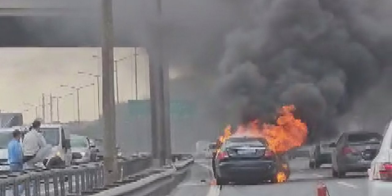 Seyir Halindeki Otomobilde Yangın Çıktı