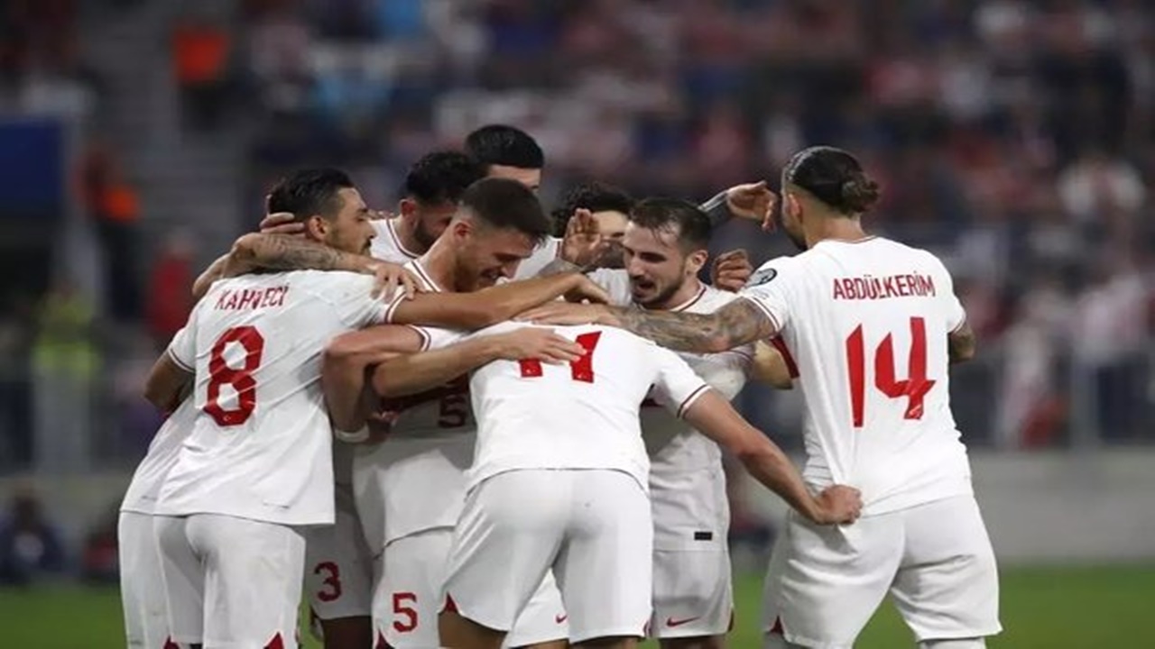 Türkiye-Letonya ilk 11’ler açıklandı! Türkiye-Letonya maçı başlıyor