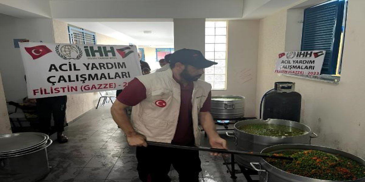 İHH Gazze’deki Sivillere Sıcak Yemek Dağıttı