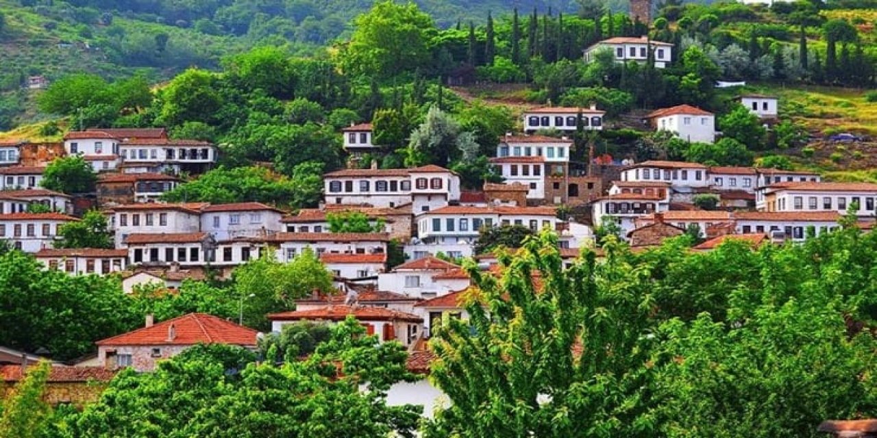 Şirince, ‘’En İyi Turizm Köyü’’ Ödülünü Aldı