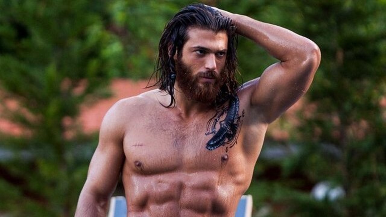 Can Yaman’dan hayranına çirkin hareket