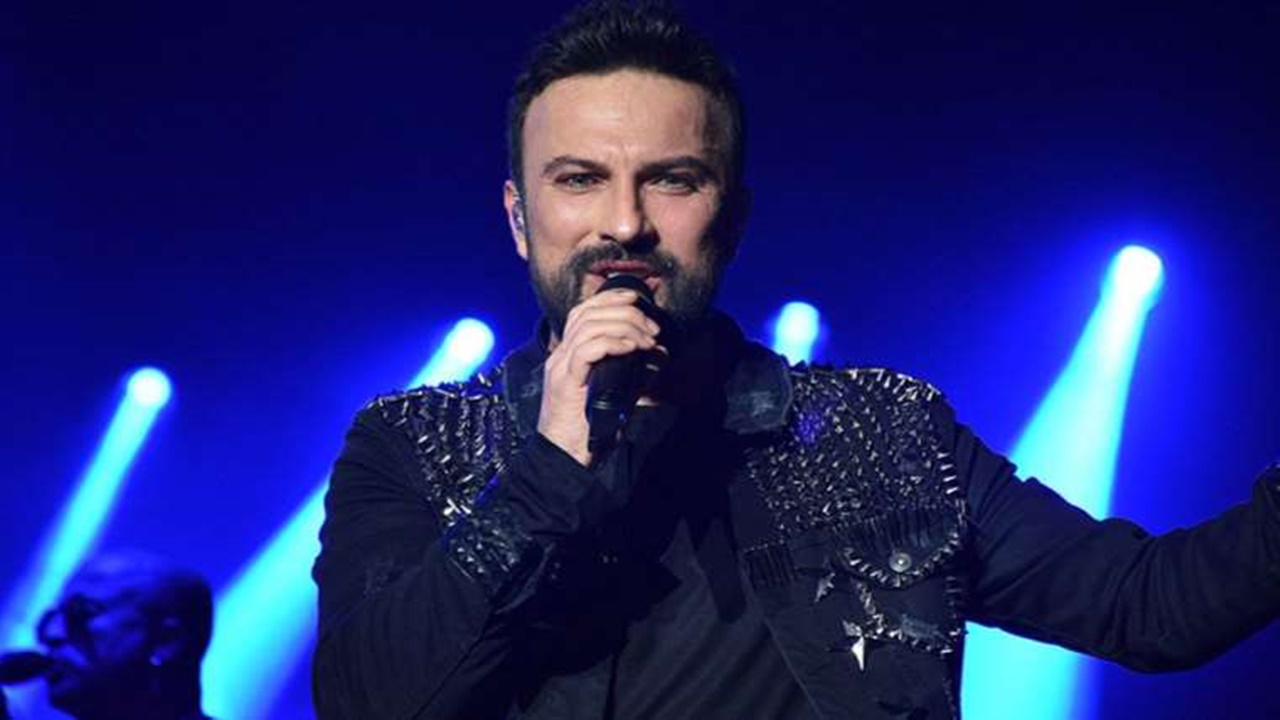 Tarkan’ın Cumhuriyet’in 100. yılına özel bestelediği marşı dinleyicilerden tam not aldı