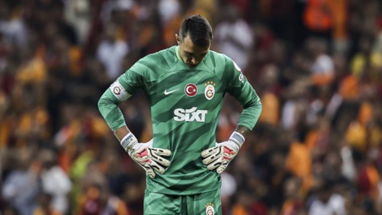 Galatasaray Muslera’dan gelen haberle yıkıldı! O maçlarda oynayamayacak