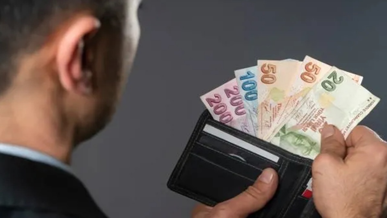 Acil kredi arayanlara 3 bankadan şipşak 50.000 TL nakit destek