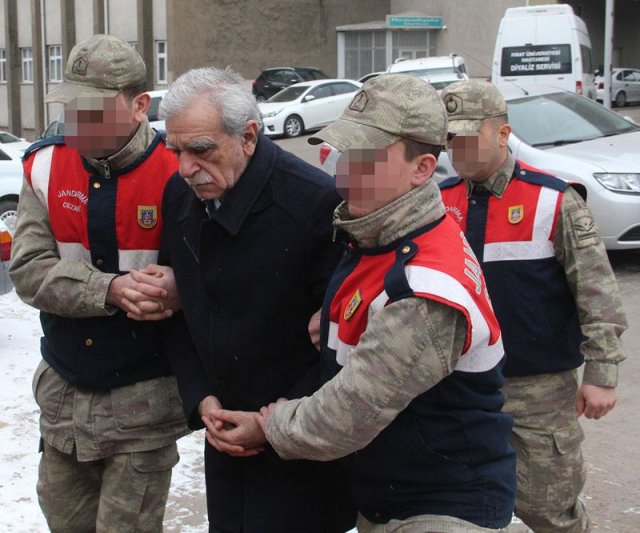 Ahmet Türk Elazığ'daki fotoğrafla ilgili konuştu