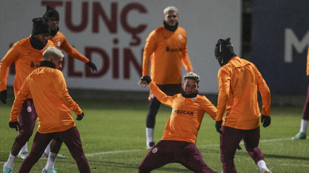Galatasaray Manchester United maçı iptal mi? Maç ertelendi mi? Sağanak sonrası zemin incelendi karar çıktı
