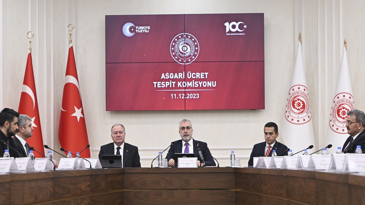 Asgari ücrette ikinci toplantı tarihi belli oldu! 2024 asgari ücret zammı açıklanıyor