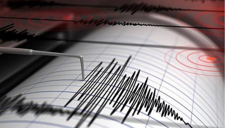 Son dakika Yalova'da deprem! İstanbul sallandı! Şiddeti merkez üssü açıklandı