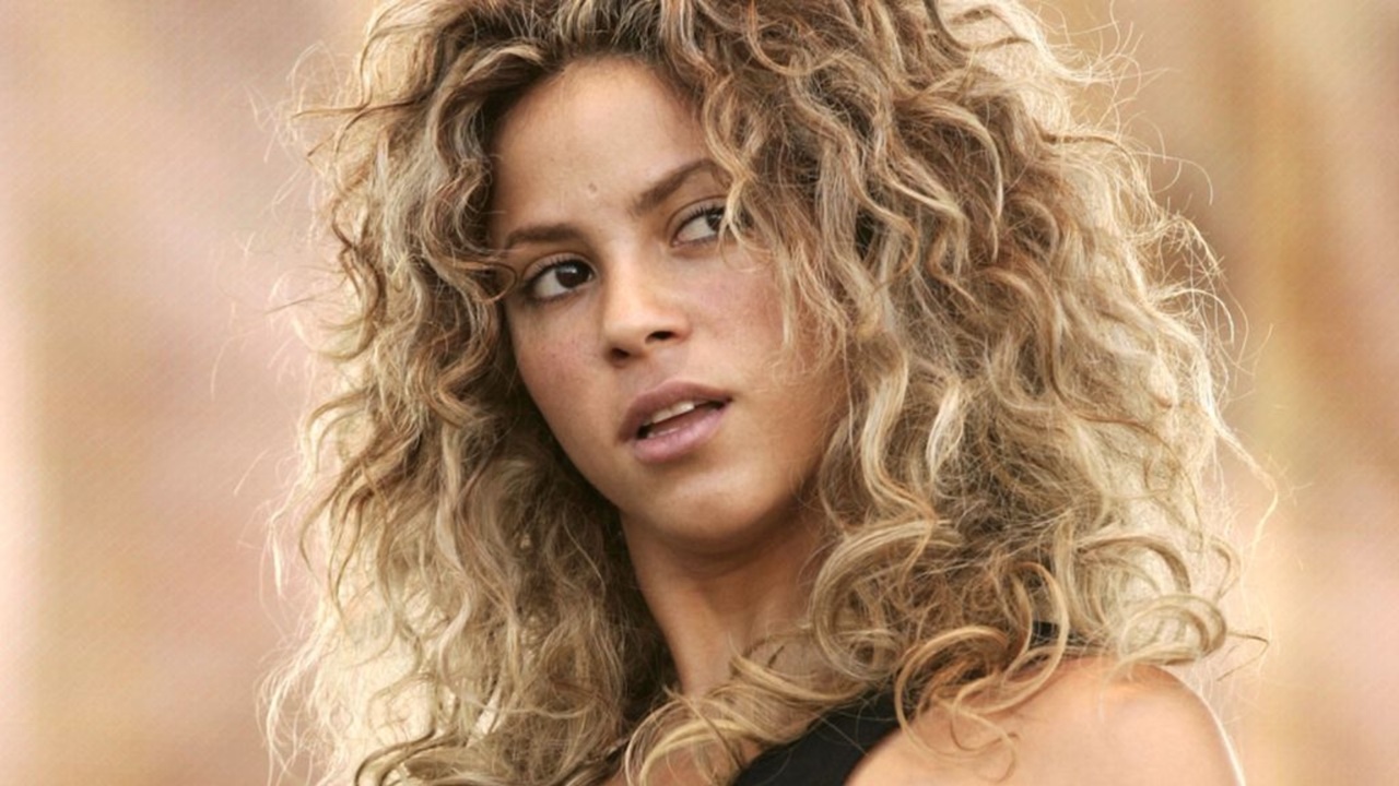 Shakira'nın heykeli dikildi