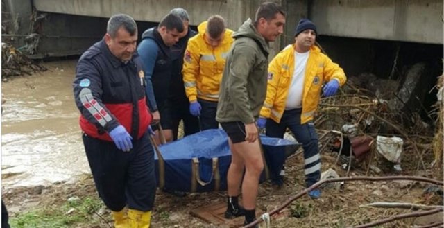 Mersin'de sel felakati! Can kaybı 2'ye yükseldi