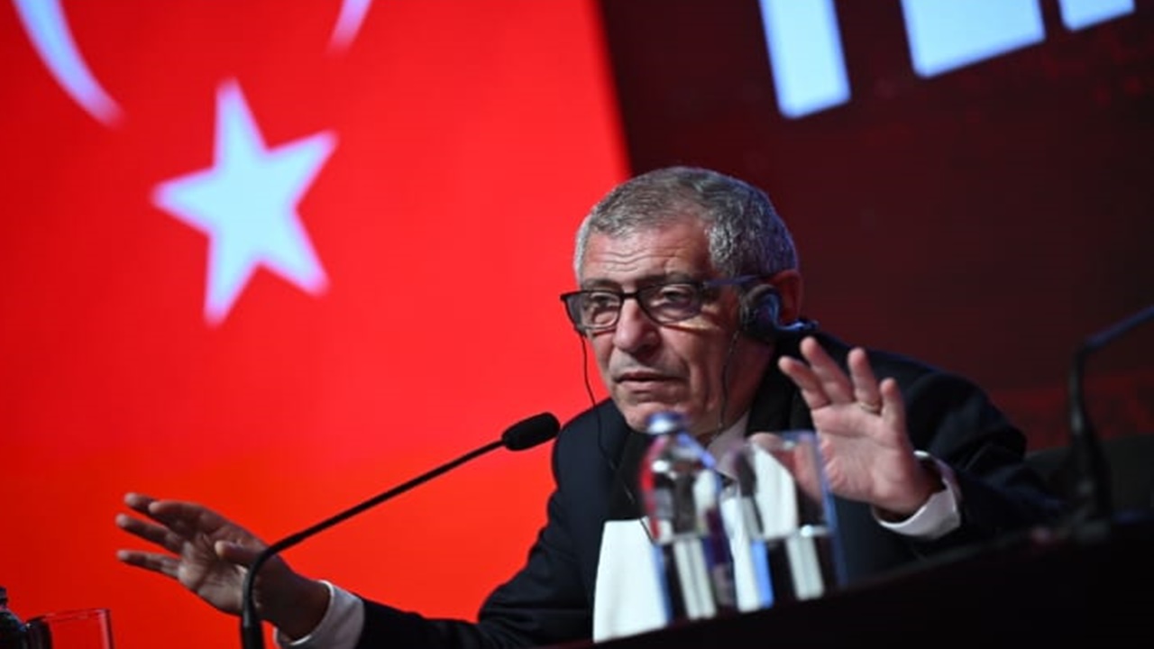 Beşiktaş Teknik Direktörü Fernando Santos taraftarı heyecanlandırdı! İşte ilk sözleri