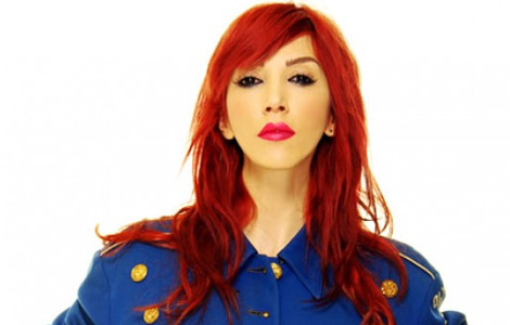 Hande Yener'den Varoş Göndermesi