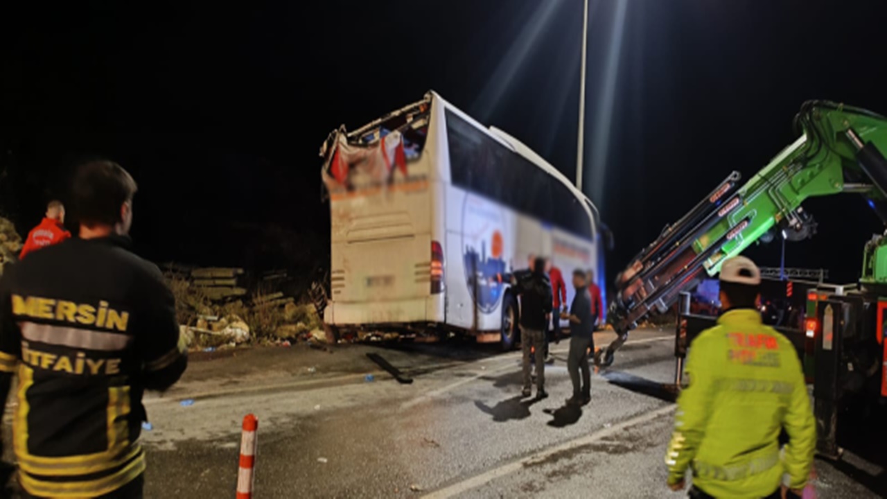 Mersin’deki trafik kazasında ölenlerin isimleri belli oldu! Yolcu otobüsü devrilmişti