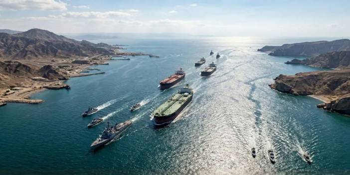 İran Hürmüz boğazını kapattı