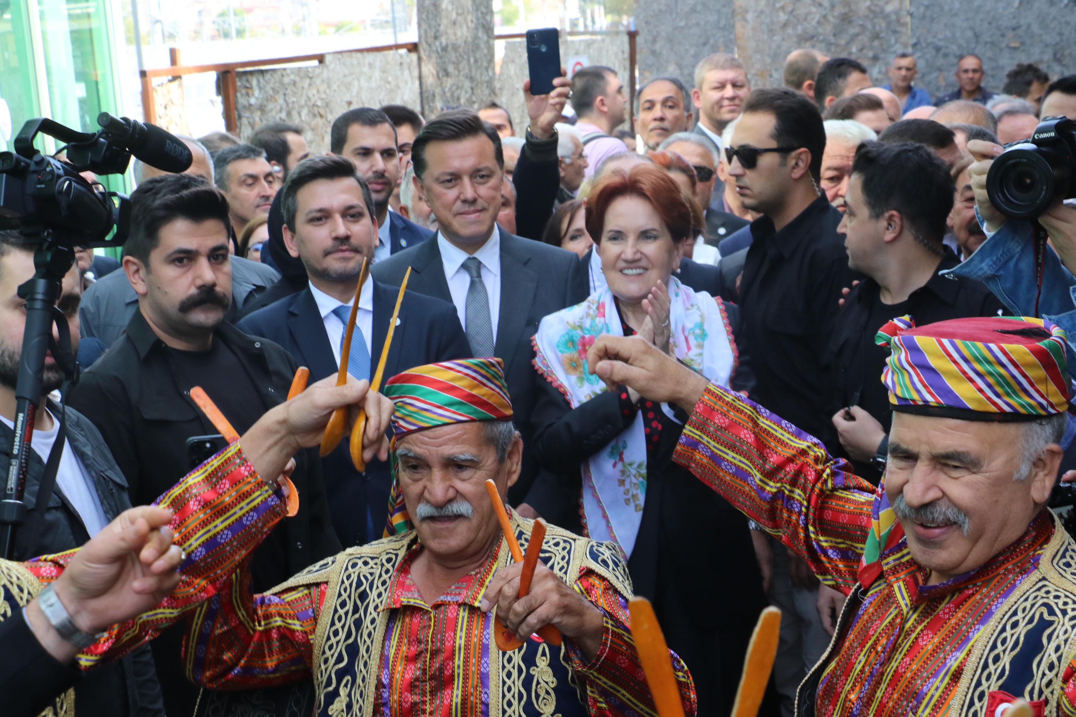 meral-aksener-ittifak-sisteminin-basarili-olmadigini-gorduk-2301-dhaphoto15.jpg