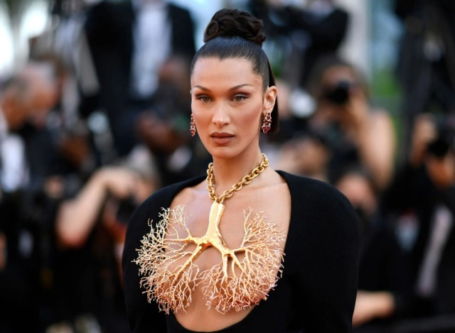 unlu-model-bella-hadid-olum-tehditleri-aliyor.jpg