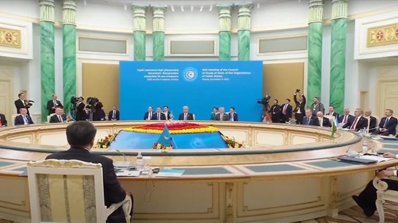 cumhurbaskani-erdogan-kazakistan-a-gitti-kazakistan-cumhurbaskani-na-togg-hediye-edildi-001.jpg