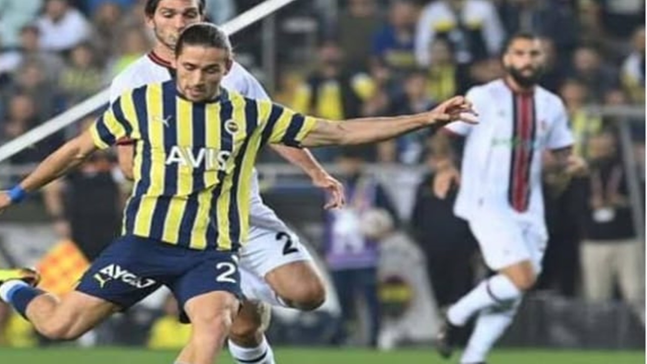 fenerbahce-karagumruk-ilk-11-ler-aciklandi-fenerbahce-fatih-karagumruk-mac-kadrosu.jpg