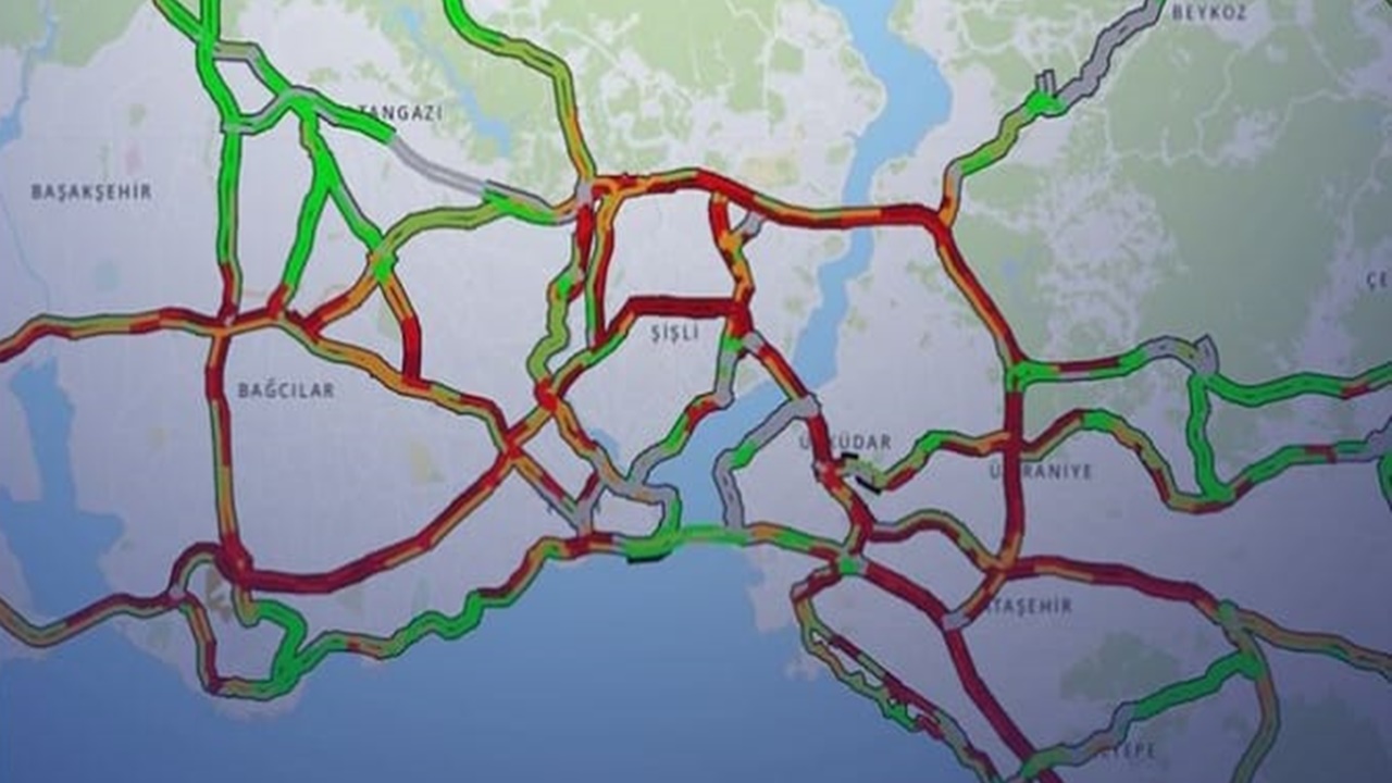 istanbul-trafik-yogunlugu-son-durum-saganak-ve-firtina-etkili-oluyor-001.jpg