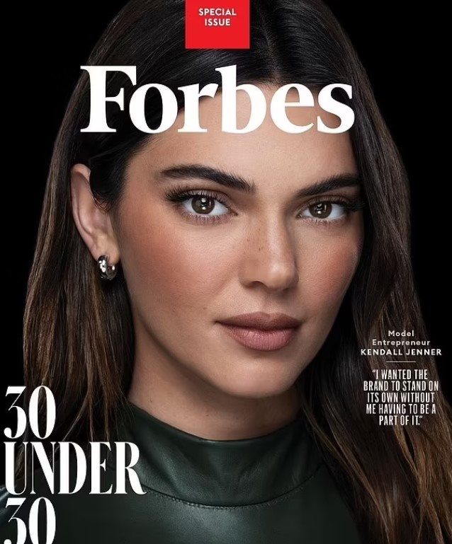 kendass-jenner-forbes-dergisine-kapak-oldu-kutlamasi-ise-olay-001.jpg