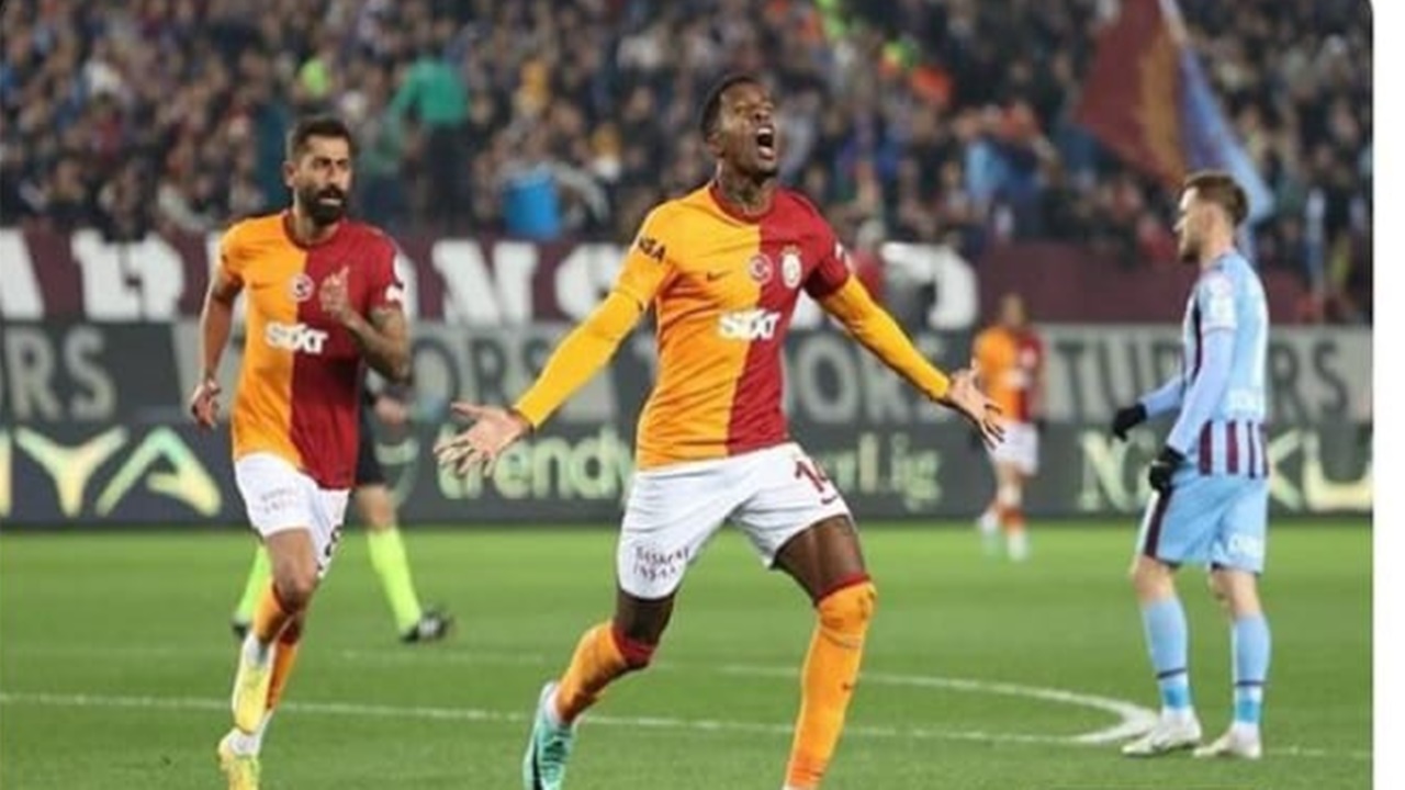 trabzonspor-galatasaray-mac-sonucu-rakibini-farka-bogdu.jpg