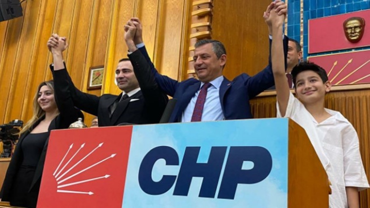 iyi-parti-den-istifa-etmisti-yeni-partisi-chp-oldu.jpg