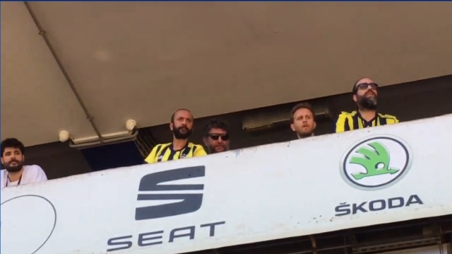 unlu-oyuncu-sarp-akkayadan-fenerbahce-kongre-uyelerine-kufur.jpg