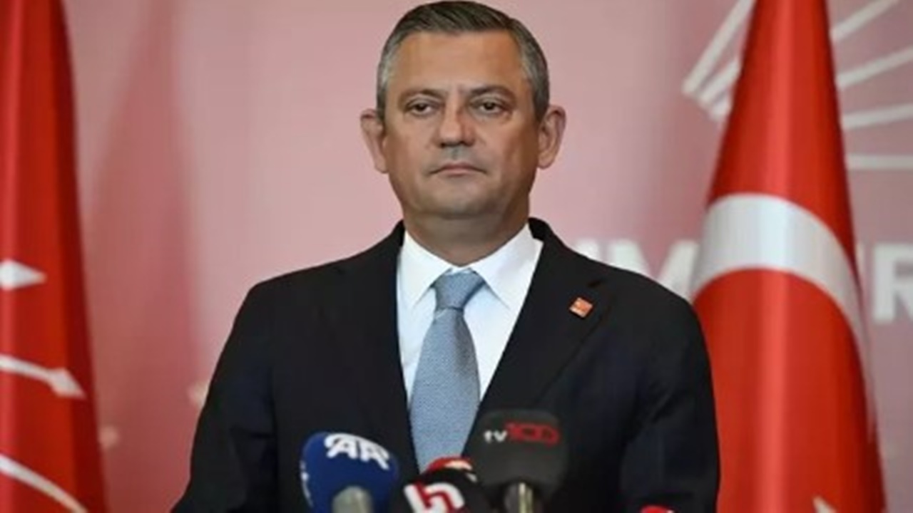 ozgur-ozel-asgari-ucret-zammina-tepki-gostermisti-chp-olaganustu-toplaniyor.jpg