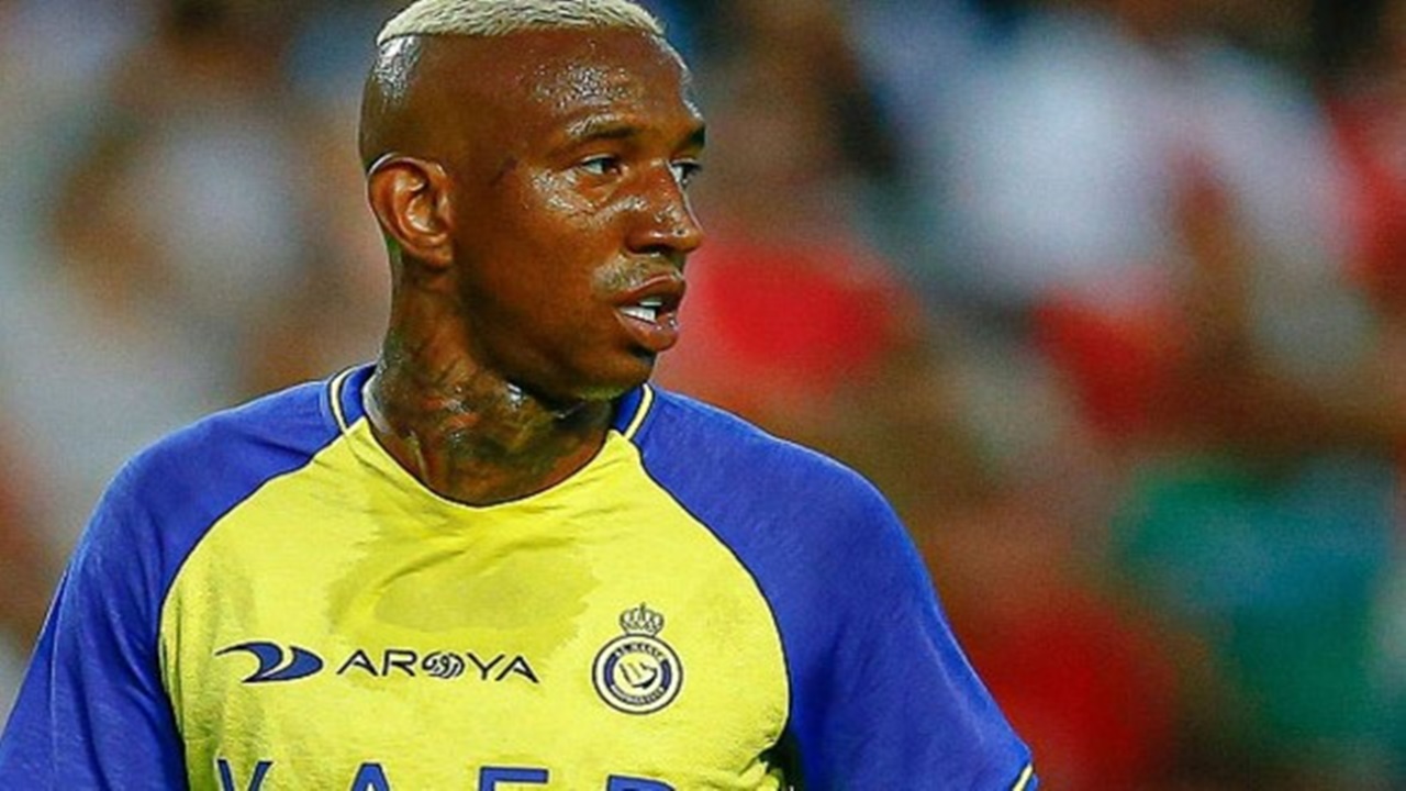 talisca-fenerbahce-formasini-giyiyor-istanbul-a-gelecegi-tarih-aciklandi.jpg