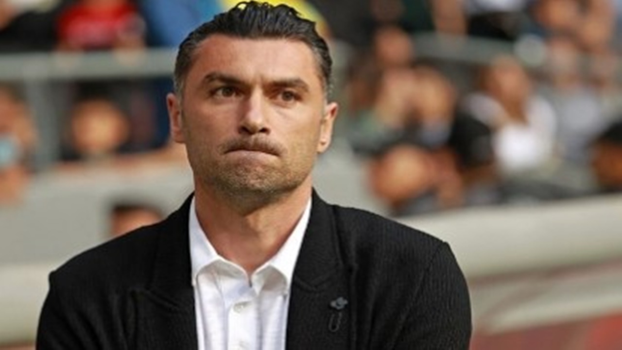 burak-yilmaz-2010-2011-sampiyonunu-acikladi.jpg