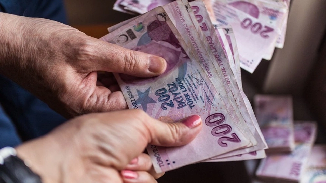 75-bin-tl-aninda-hesaplarda-en-uygun-kredi-veren-bankalar-belli-oldu-2.webp