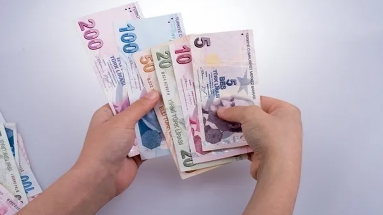 emekli-maasi-ve-asgari-ucrette-rakam-verdi-2025-zammini-kurus-kurus-soyledi.jpg