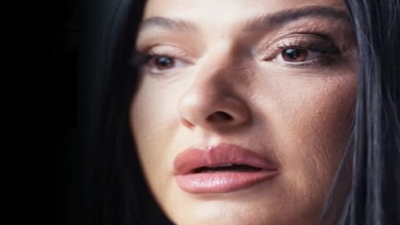 hadise-kirisikliklari-icin-gelen-yorumlara-karsi-sessizligini-bozdu.jpg