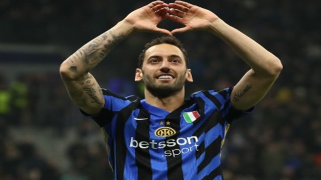 hakan-calhanoglu-nun-menajeri-acikladi-iste-oynayacagi-takim.jpg