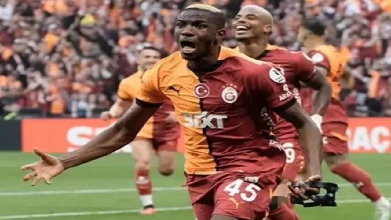 galatasaray-osimhen-icin-hazirlaniyor-taraftarin-onunde-imzayi-atacak.jpg