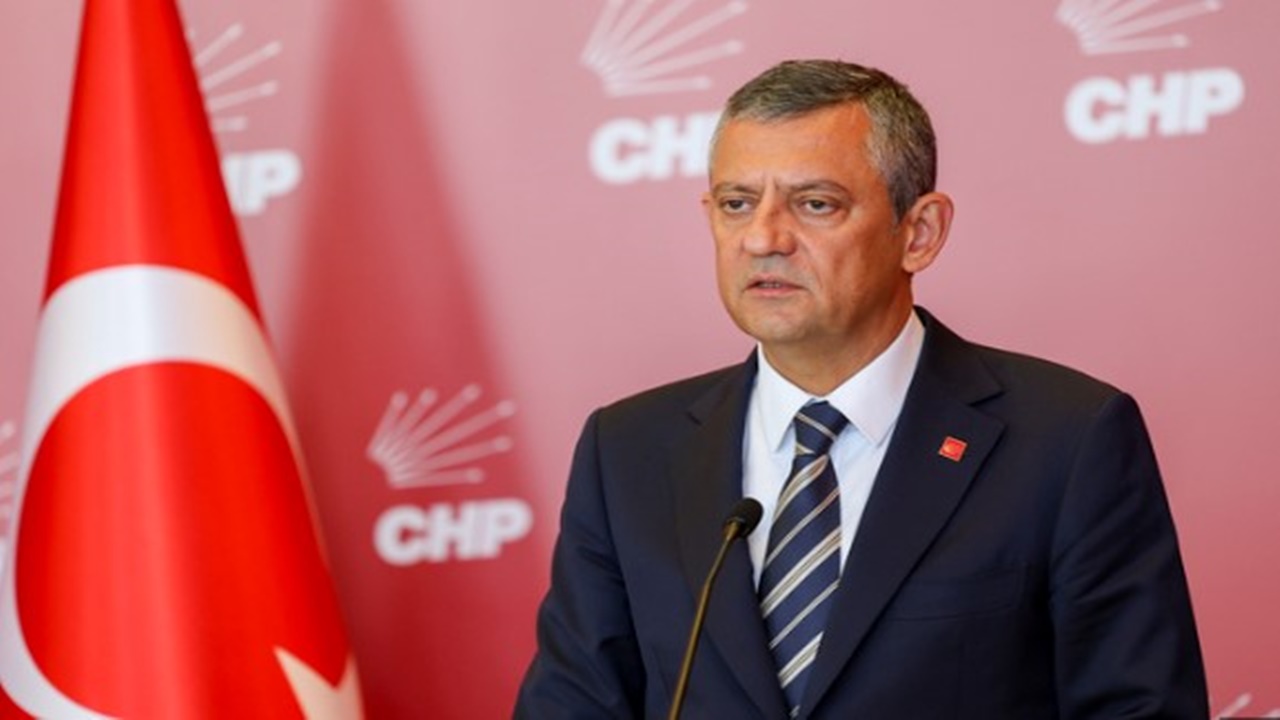 ozgur-ozel-siyaseti-birakacagini-acikladi-chp-liderinden-iddiali-sozler.jpg