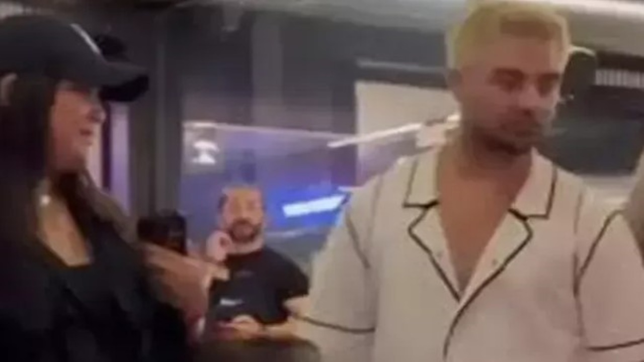 feyza-civelek-olaylarin-adamiyla-konserde-goruntulendi.jpg